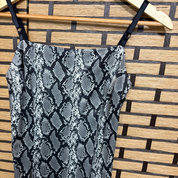 Vamp‎ Gray And Black Snakeskin Pattern Dress Size Small - Picture 3 of 6